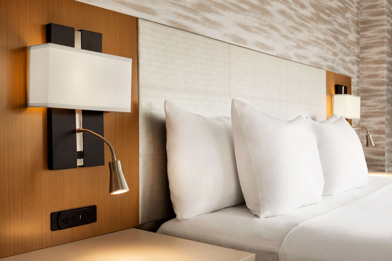 Bedroom 4, Hotel Baltimore Downtown-Inner Harbor, Baltimore