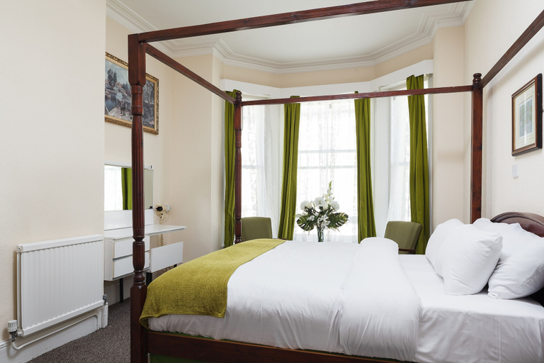 Bedroom 4, Pearl and Pebbles Hotel, East Sussex