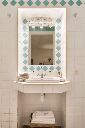 Bathroom 5, Château Verez, Var