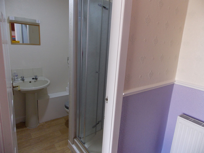 Bathroom 4, Topaz Blackpool, Blackpool