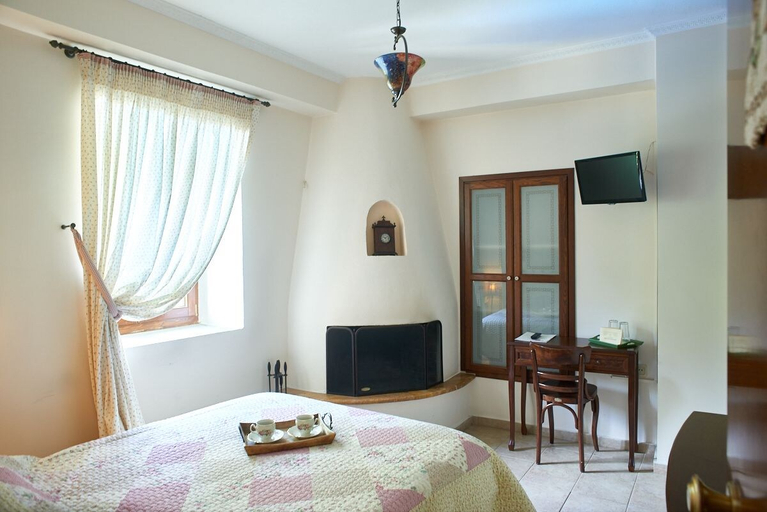Bedroom 4, Triantafillies Traditional Hotel, Thessaly
