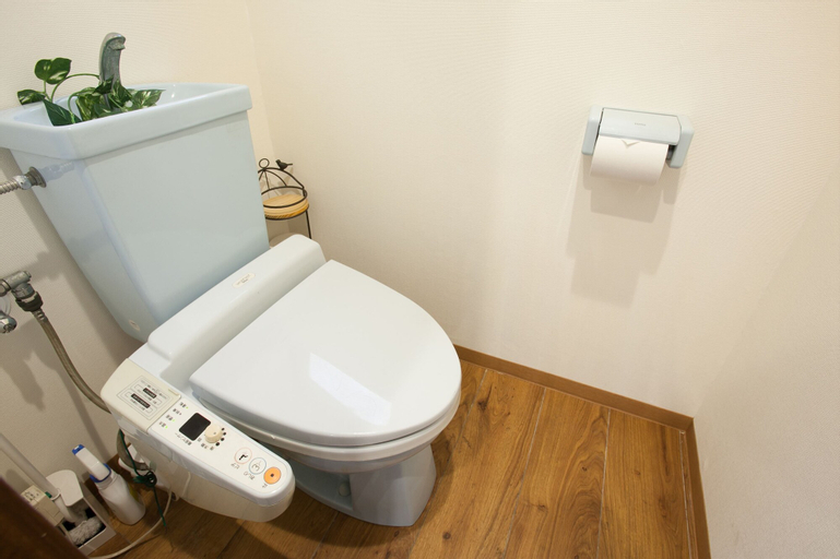 Bathroom 16