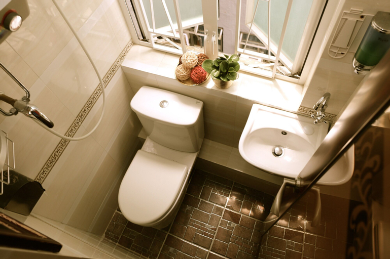 Bathroom 8