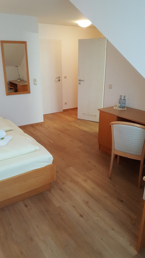 Bedroom 3, Stadthotel Deggendorf, Deggendorf