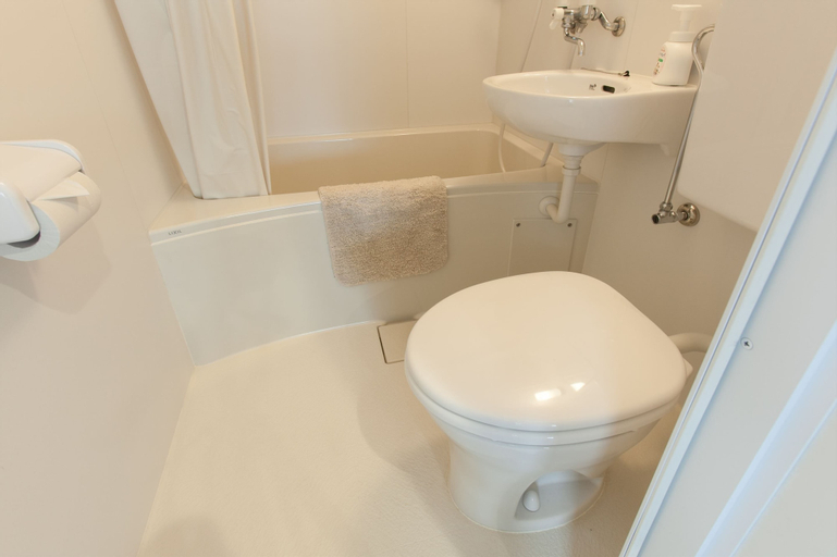 Bathroom 22