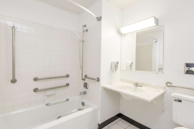 Bathroom 16
