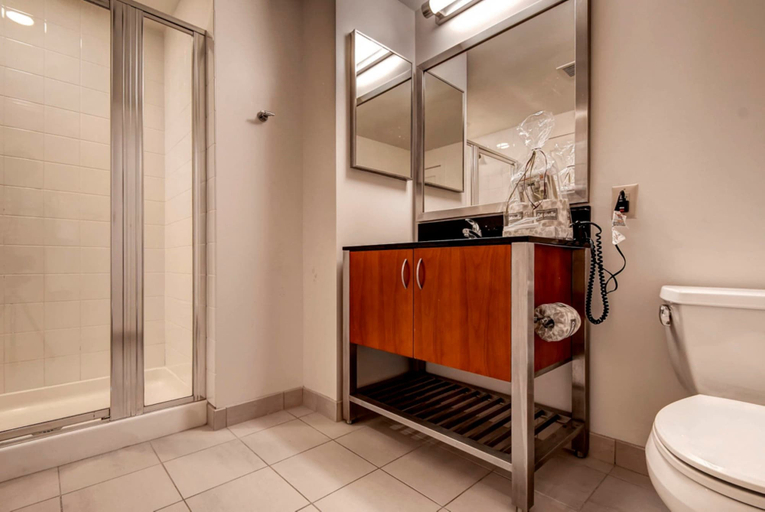 Bathroom, Global Luxury Suites Fenway, Boston