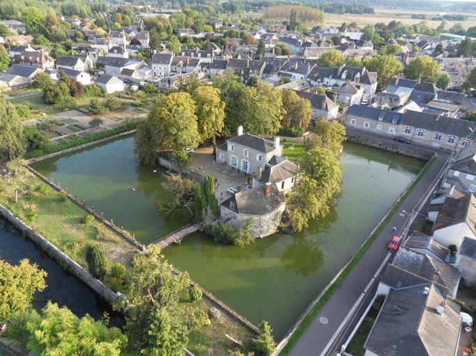 Others 1, Les Douves, Loir-et-Cher