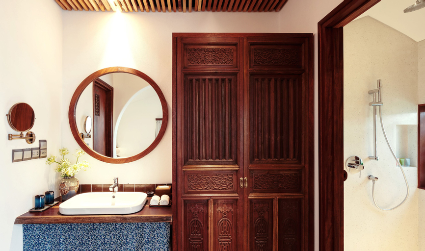 Bathroom 10