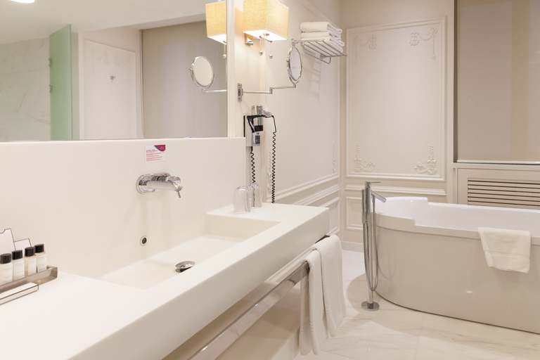 Bathroom 4, Crowne Plaza St. Petersburg-Ligovsky, an IHG Hotel, Sankt-Peterburg gorsovet