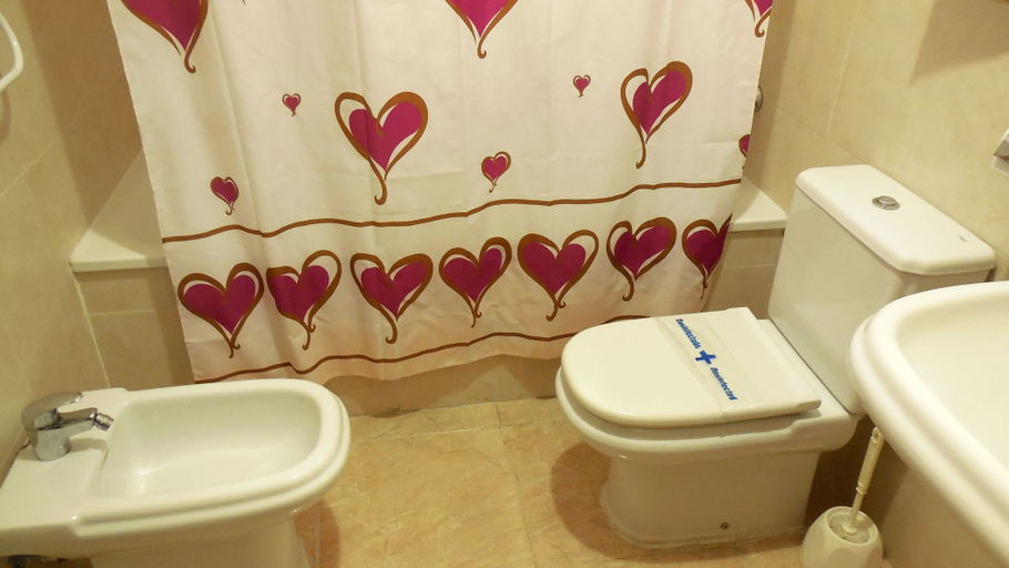 Bathroom 5, Madeira 3000, Castellón