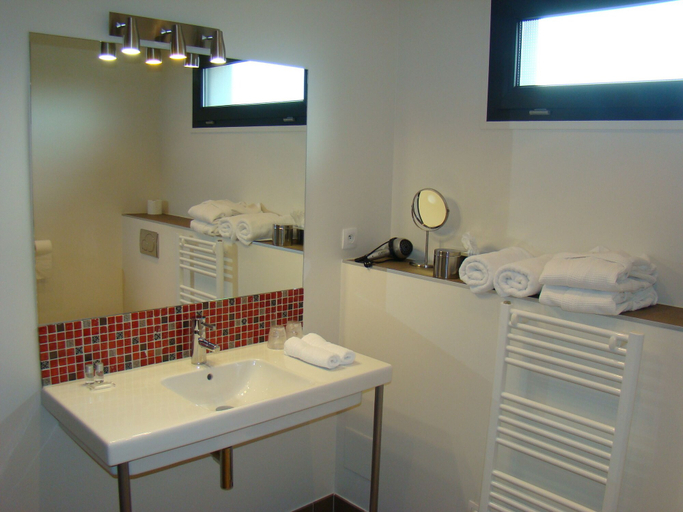 Bathroom 5, Le Parc Du Chateau, Marne