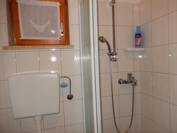 Bathroom 5, Apartments Sveti Leonard, Oprtalj