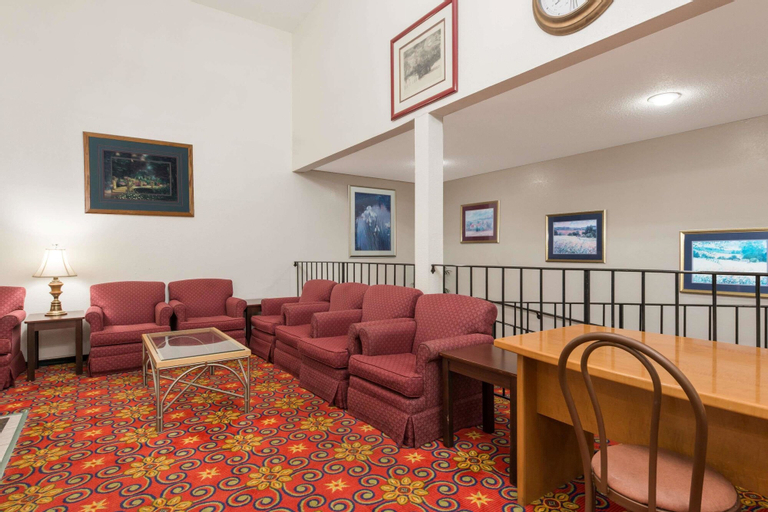Public Area 2, Quality Inn & Suites Bridgeton, Saint Louis
