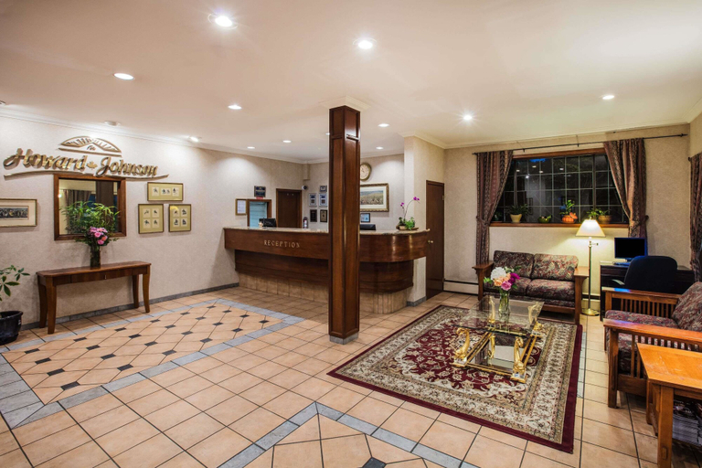 Public Area 2, Howard Johnson Hotel by Wyndham Victoria, Capital