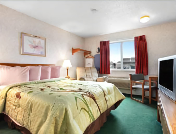 Bedroom 3, Howard Johnson by Wyndham West Fargo, Cass