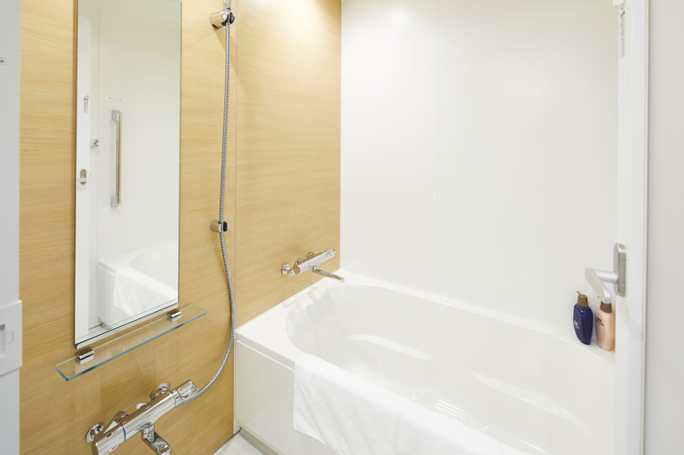 Bathroom 25