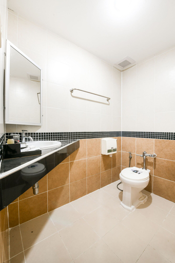 Bathroom 5, Suppamitr Villa Hotel, Bang Lamung
