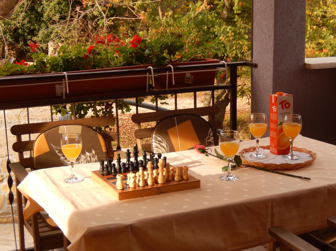Food & Drinks