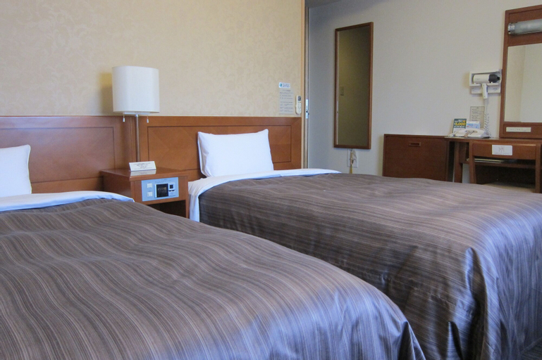 Hotel Route-Inn Tosu Ekimae, Tosu