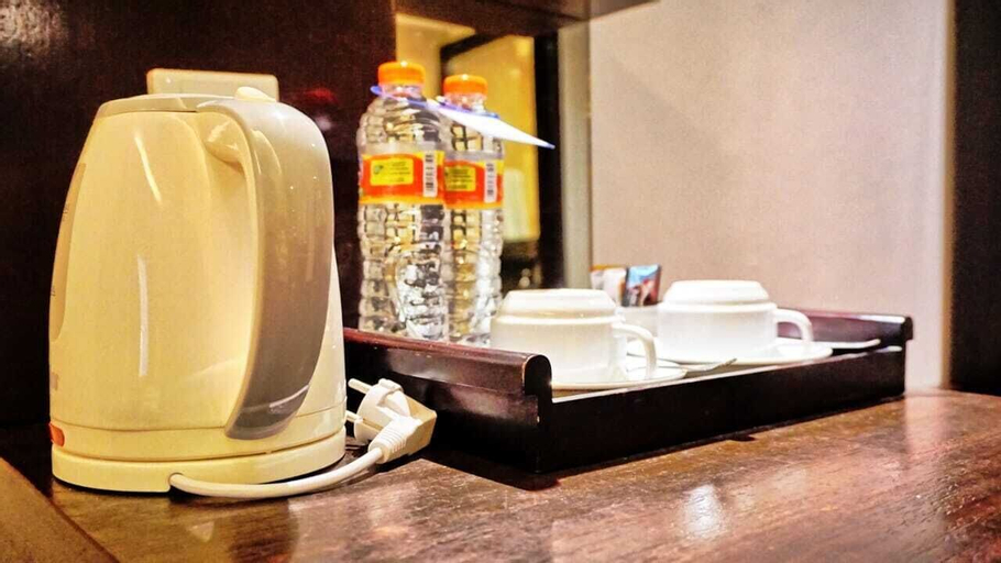 Food & Drinks