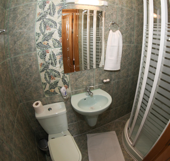Bathroom 4, Kensington Suite Hotel, London