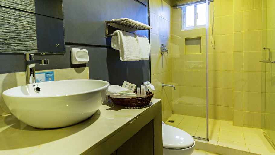 Bathroom 7