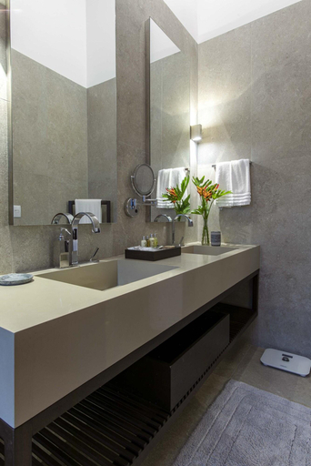 Bathroom 3, Kuara Hotel, Porto Seguro