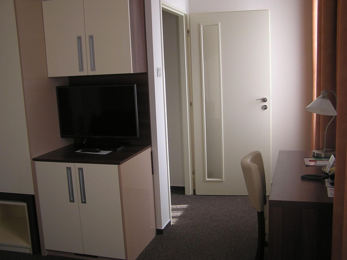 Bedroom 3, BEST WESTERN Hotel Grand, Uherské Hradiště