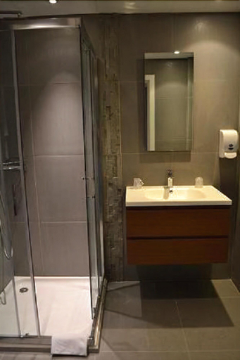 Bathroom 4, Hotel Corona, Alpes-Maritimes