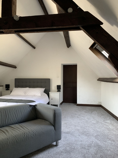 Bedroom 3, No 6 Bed & Breakfast, Mayenne