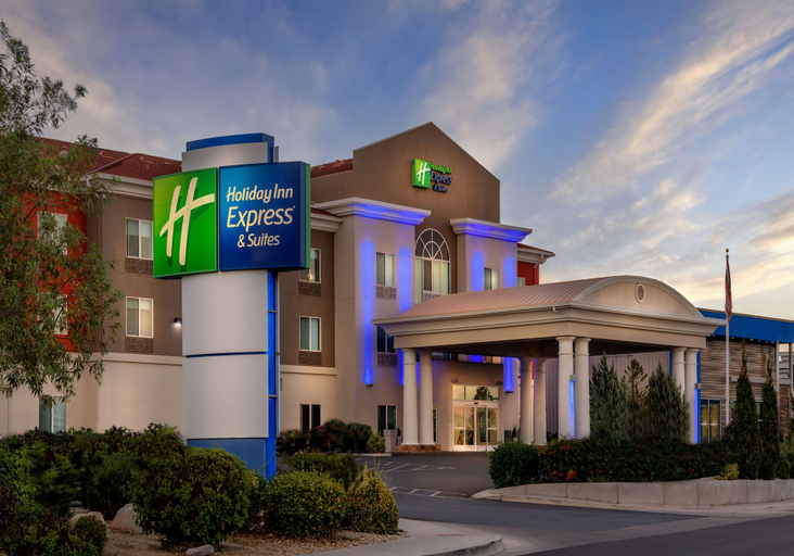 Holiday Inn Express & Suites Reno, Washoe