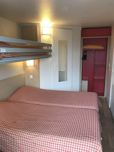 Bedroom 3, Premiere Classe Honfleur, Calvados