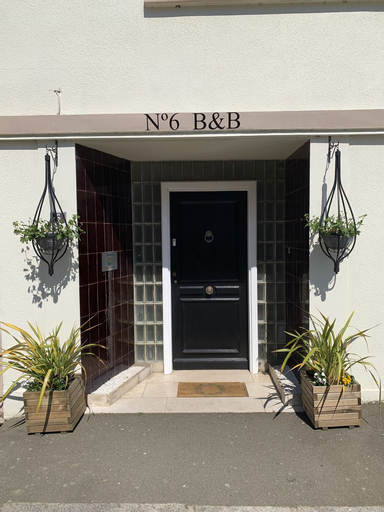 Exterior & Views 2, No 6 Bed & Breakfast, Mayenne
