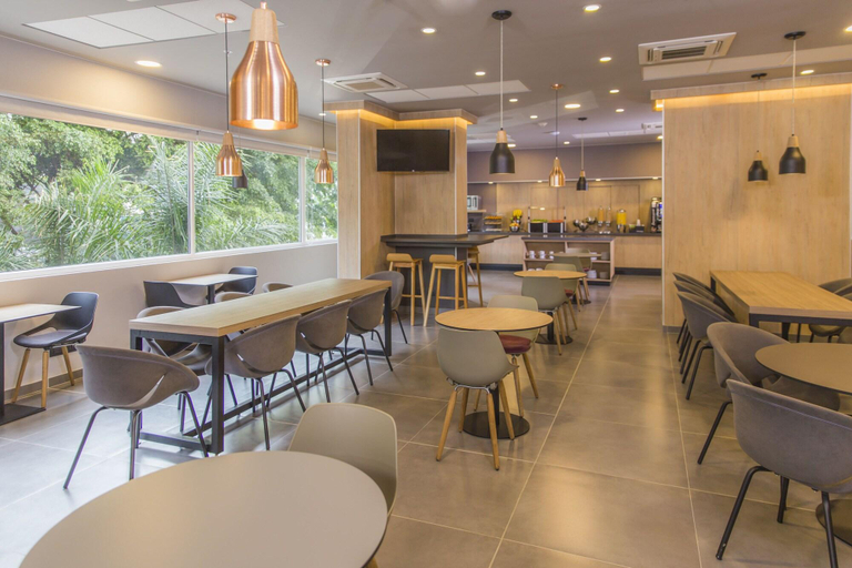 Food & Drinks 5, City Express Plus Medellin, Medellín