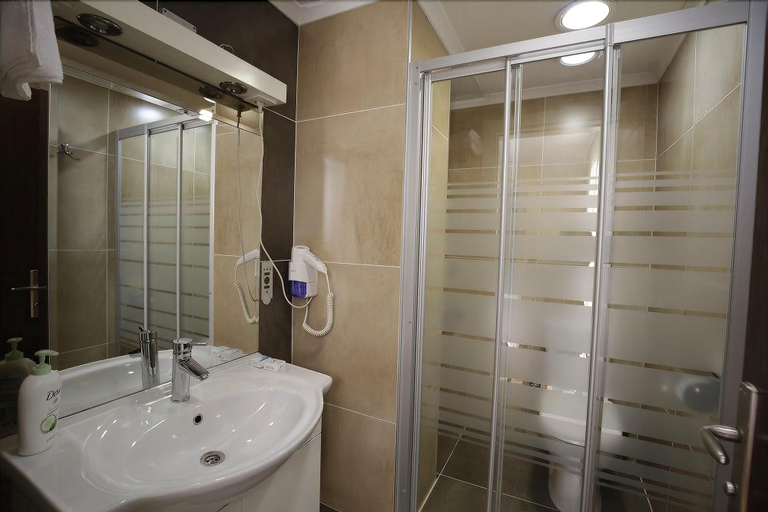Bathroom 5, Pendik Marine Hotel, Pendik