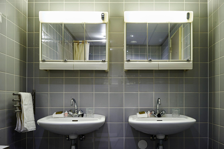 Bathroom 5, Pension Homeland, Amsterdam