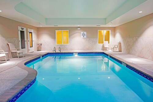 Holiday Inn Express & Suites Reno, Washoe