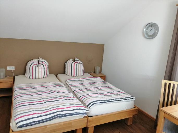 Bedroom 4, Haag Zimmervermietung, Ostalbkreis