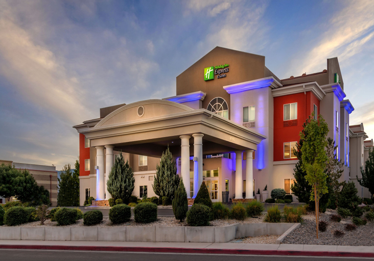 Holiday Inn Express & Suites Reno, Washoe