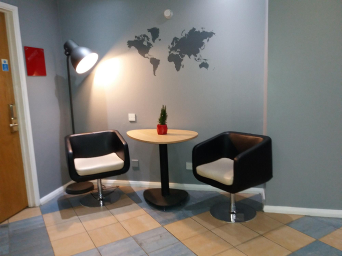 Public Area 2, Garner Hotel CHESTERFIELD NORTH by IHG, Derbyshire