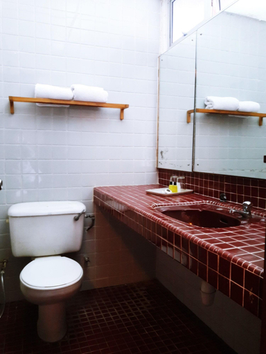 Bathroom 5, Shah'S Beach Resort, Malacca City