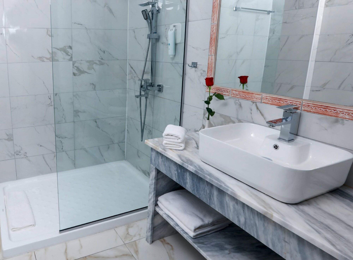 Bathroom, Mythos Palace Resort, Ionian Islands