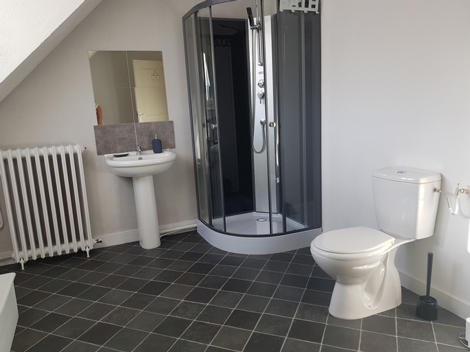 Bedroom 5, No 6 Bed & Breakfast, Mayenne