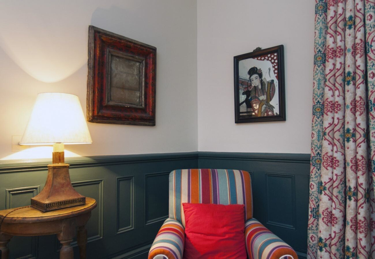 Others 4, Holland Park Luxury with Garden, London