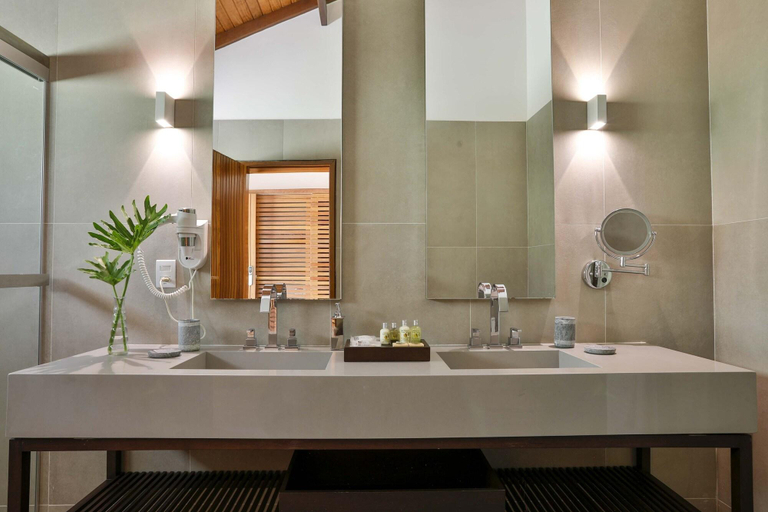 Bathroom 5, Kuara Hotel, Porto Seguro