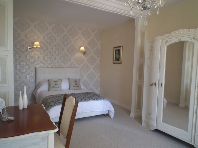 No 6 Bed & Breakfast, Mayenne