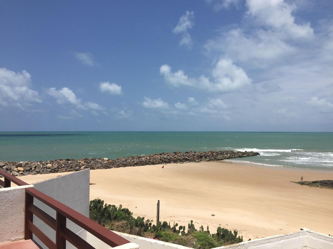 Exterior & Views 10