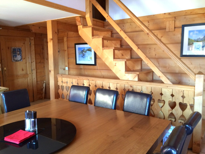 Others 5, Mountain Chalet, Isère