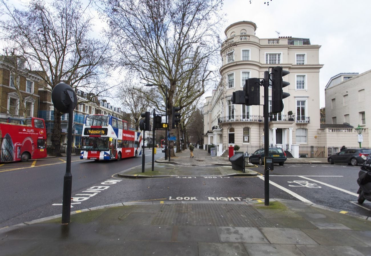 Others 3, Holland Park Luxury with Garden, London